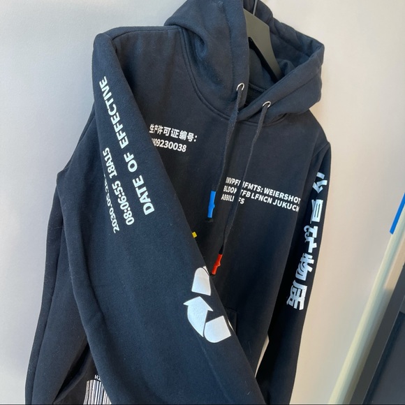 Unique Graphic Hoodie - Picture 6 of 11